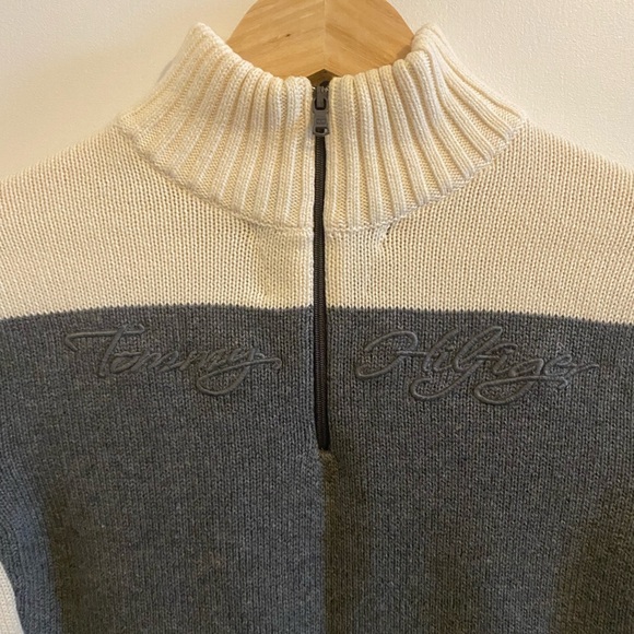 XS Men’s Tommy Hilfiger sweater grey front collar zipper embroidered logo - Picture 10 of 13